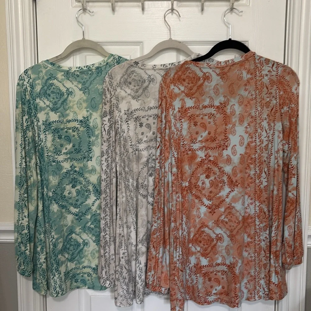 3 LOGO BOHO Bandana Print High Low Hem Bohemian Tops With Cuff Sleeves - Picture 3 of 16